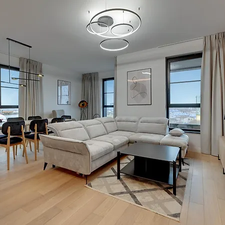 Doki Living 2 Bedroom - Parking & Foodhall Gdansk