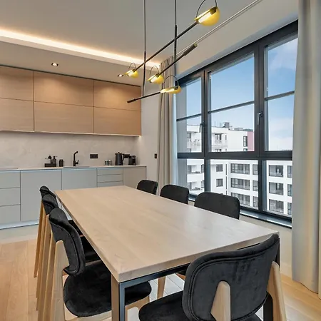 Apartment Doki Living 2 Bedroom - Parking & Foodhall Gdansk
